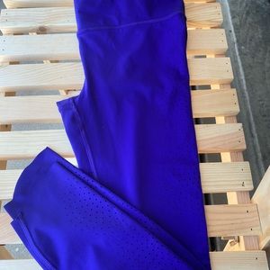 Athleta laser cut Velocity capri - blue paradise